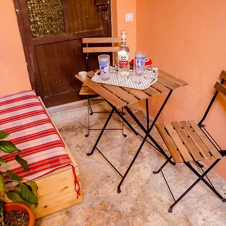 Renovated Spacious Old Wine Cellar *menecrates* Lejlighed *