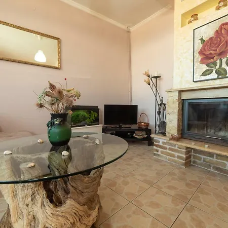 Renovated Spacious Old Wine Cellar *menecrates* Apartment *